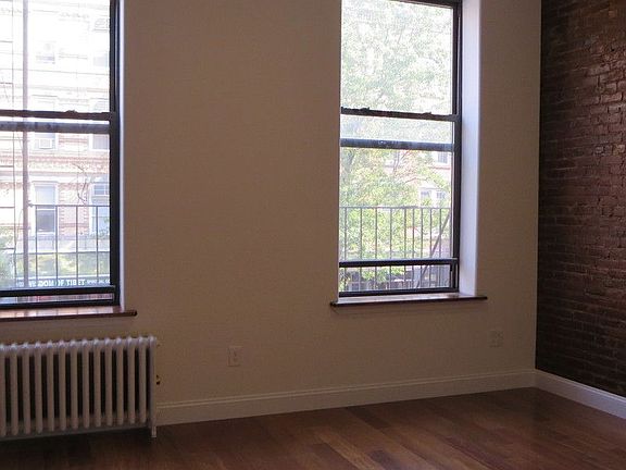 2nd image of 31 Carmine St APT 3