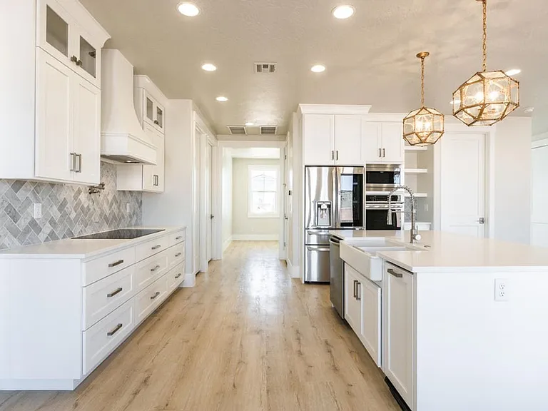 2811 S 3680 W — Photo 8