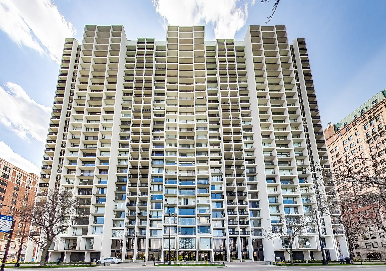 2 bed, 1200 sqft, $3,900 — Photo 2