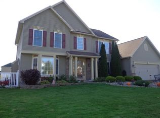 197 Bronze Leaf Trl, Rochester, NY 14612