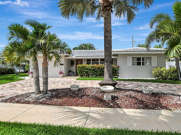 4th image of 1301 SE 14 Drive
