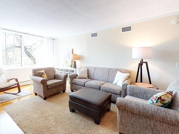 3rd image of 2800 W 44th St Unit 201