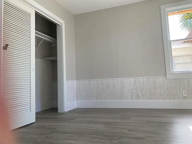 31 W Oakwood St #1 — Photo 15