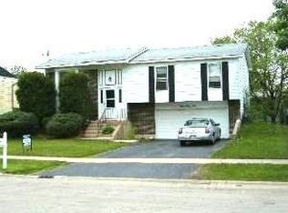 345 Huntington Way, Bolingbrook, IL 60440