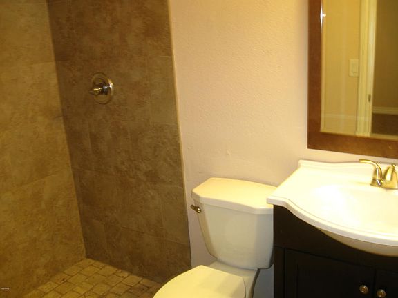4th image of 1120 W Runion Dr