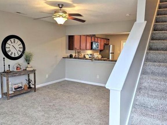 3rd image of 1008 Ornate Dr