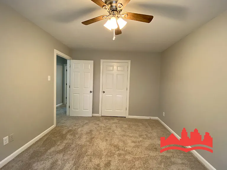 8510 Farmington Cv — Photo 17