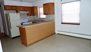 3rd image of 5901 W Montrose Ave