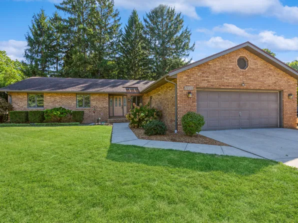 1312 Timberlane Dr, Saint Joseph, MI 49085