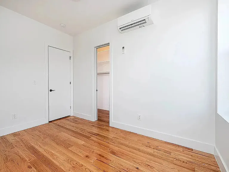 614 Knickerbocker Ave #2L — Photo 5