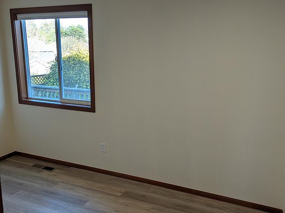 4th image of 2136 NW Jetty Ave
