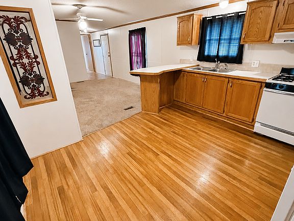 3rd image of 23374 Elm Ave