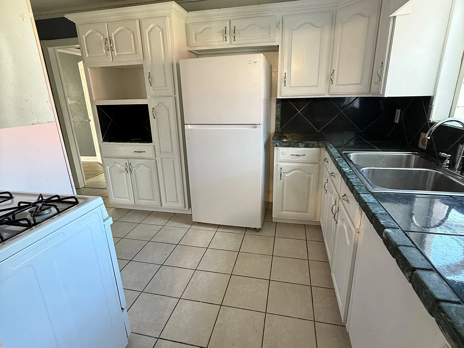 4 bed, 1264 sqft, $1,500 — Photo 3