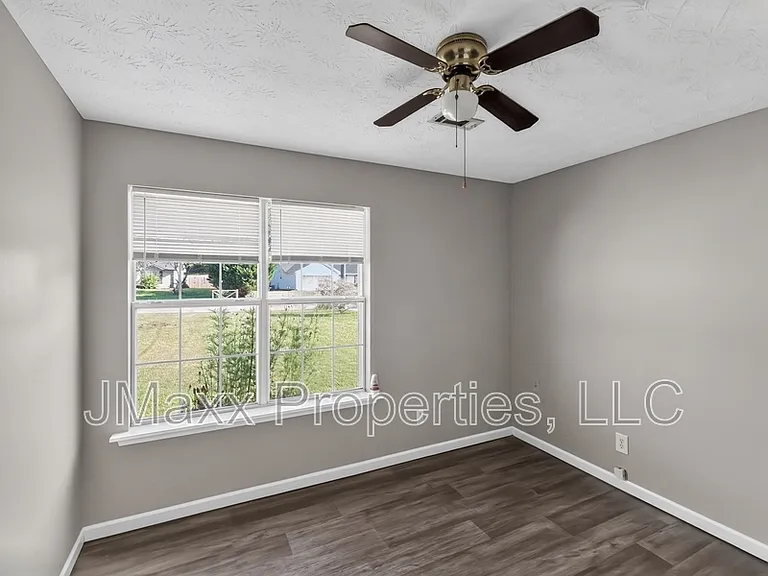 22 Canterbury Dr — Photo 14