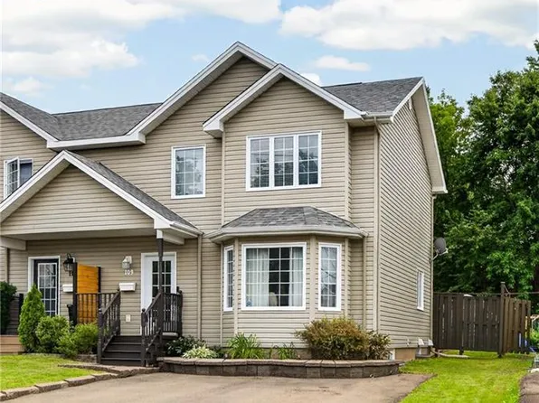 109 Merlot, Dieppe, NB E1A 7W4