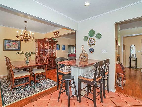 5th image of 1725 Bard Ln