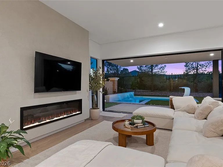 4053 Heron Fairway Dr — Photo 34