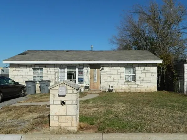 2013 SW McKinley Ave, Lawton, OK 73501