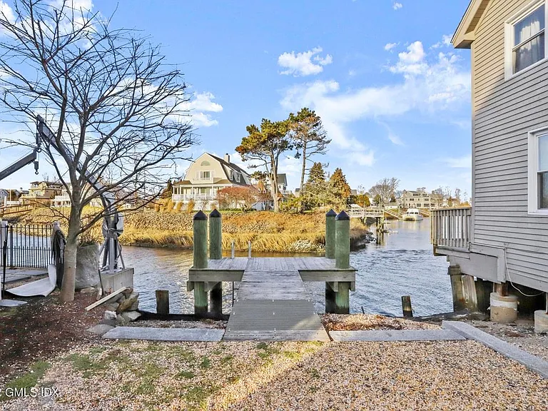 2149 Fairfield Beach Rd — Photo 25