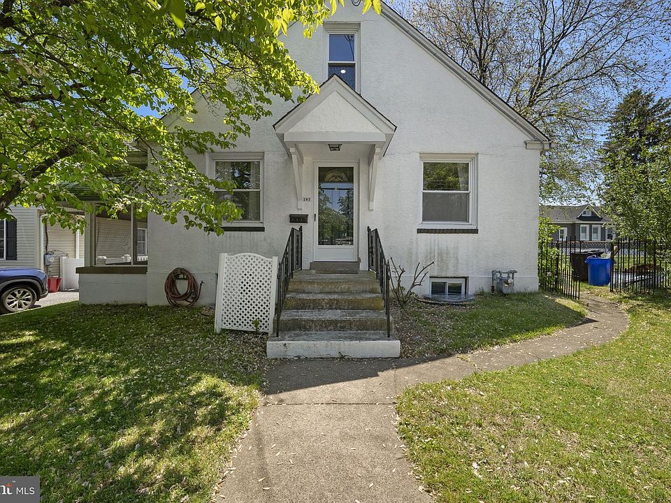 1st image of 282 Davis Ave