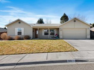 910 S Buchanan St, Kennewick, WA 99336