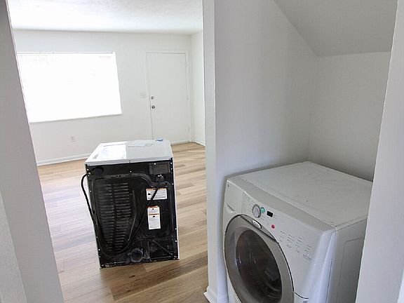 5th image of 85 S 18th Ave APT 1