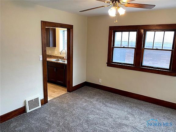 5th image of 2933 Northwood Ave