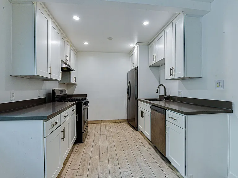 4324 Ventura Canyon Ave — Photo 11