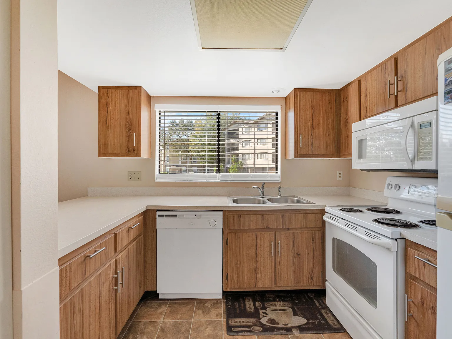 3 bed, 1118 sqft, $1,400 — Photo 3