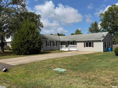 7 Holly Ln, Flora, IL, 62839