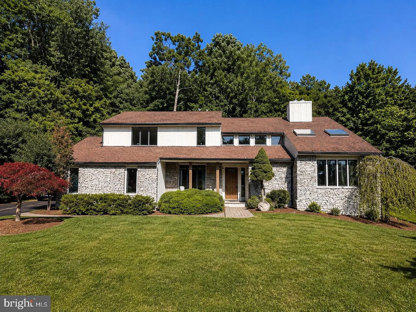 6 bed, 4.5 bath, 3892 sqft, $10,000 — Photo 3