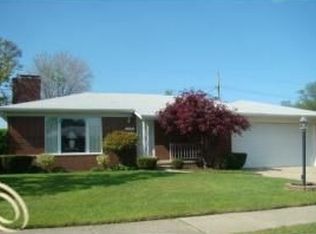 18829 Skyline St, Roseville, MI 48066