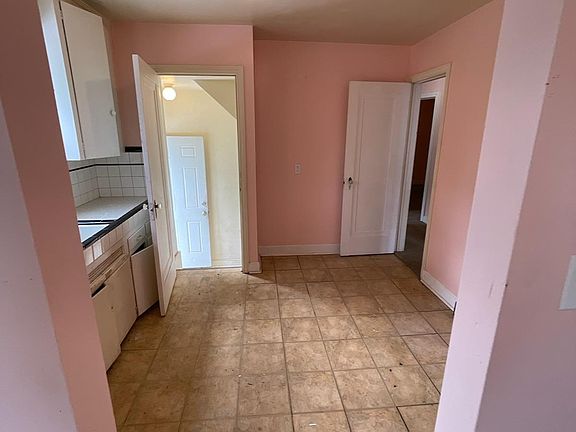 4th image of 8211 Cadillac Ave