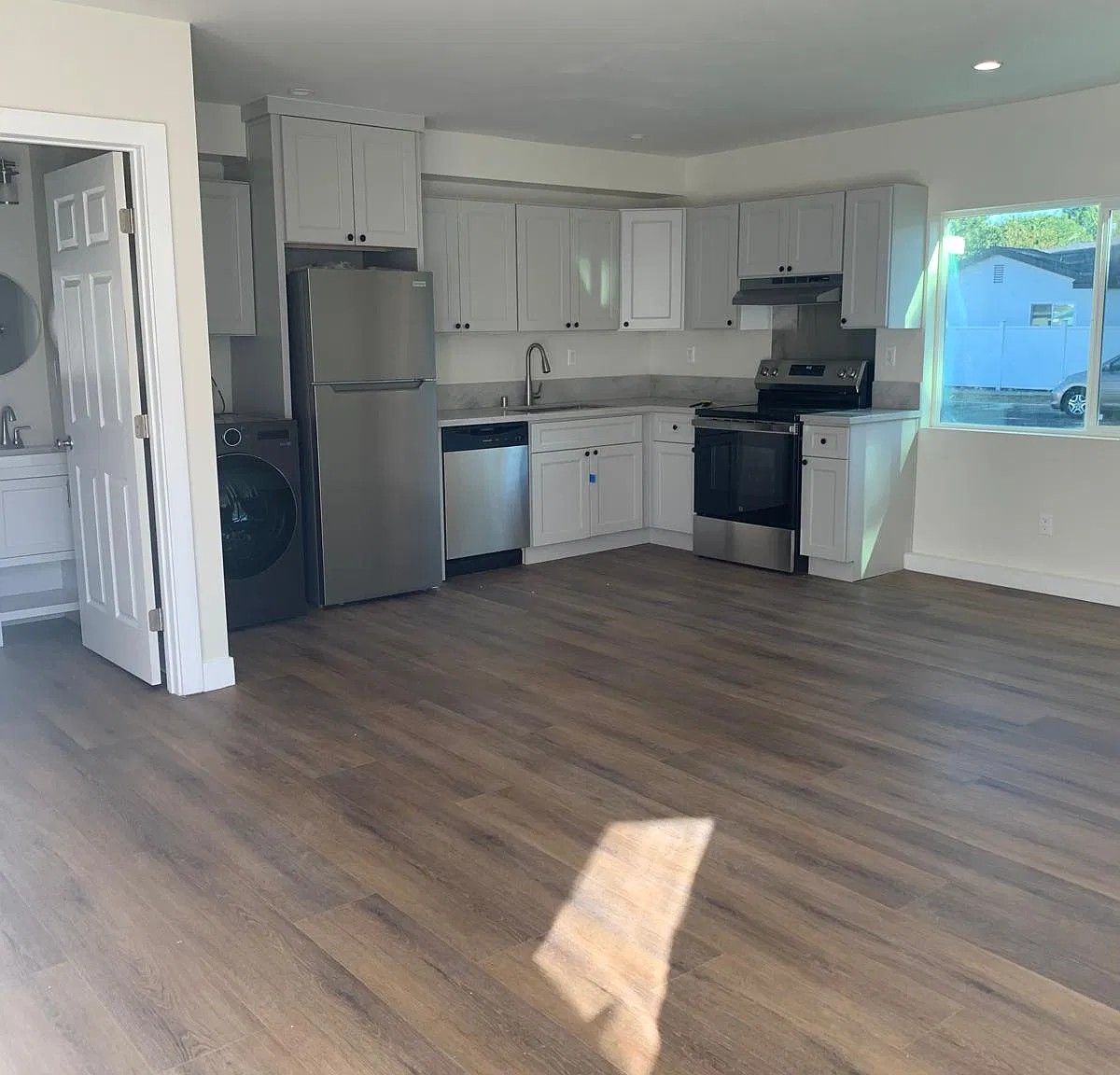 Studio, 440 sqft, $1,850 — Photo 2