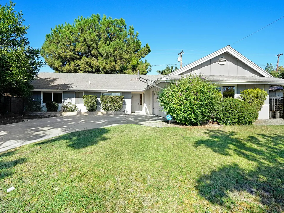 8670 Mignonette St