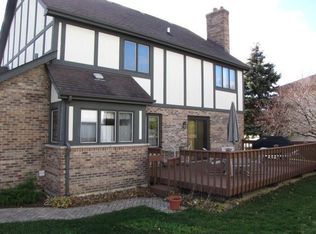 4398 Arbor View Dr, Lisle, IL 60532