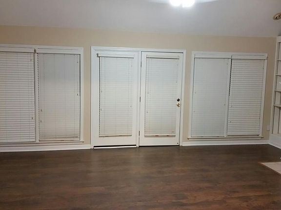 3rd image of 9346 Sarsen Dr