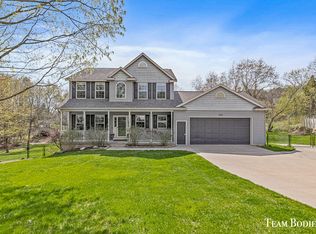 550 Melissa Ct NE, Comstock Park, MI 49321