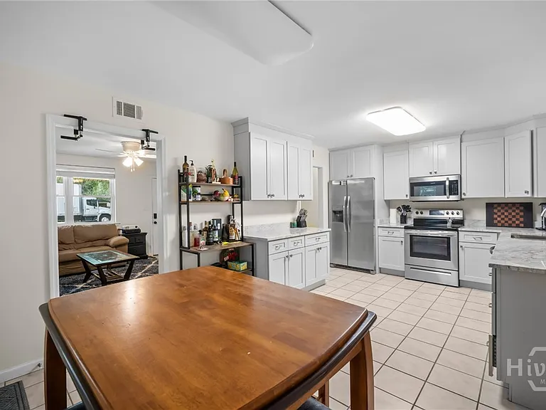 527 Red Oak Dr — Photo 32