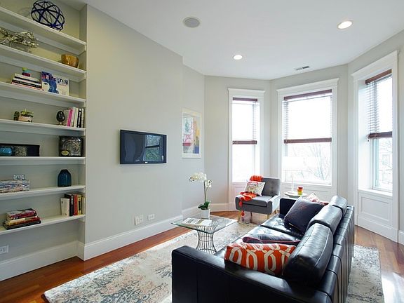 3rd image of 1120 W Oakdale Ave APT 3F