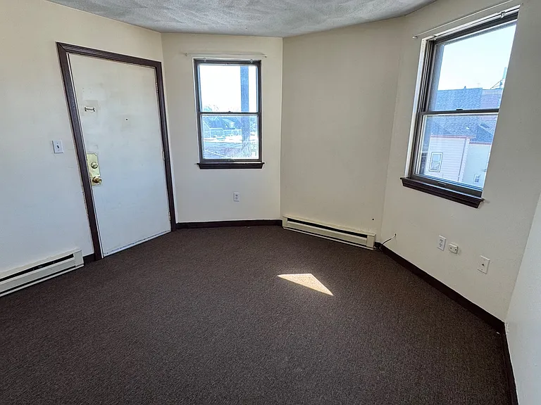 3 Alice Ave #5 — Photo 8