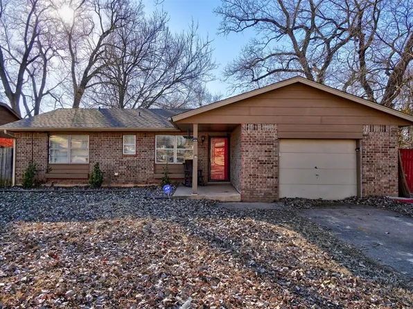 706 N 5th St W, Noble, OK 73068