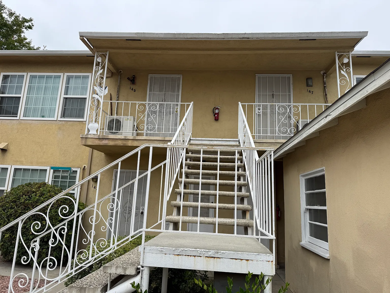 2 bed, 600 sqft, $2,100 — Photo 1