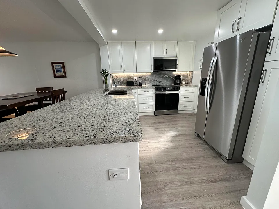 141 SE 3rd Ave #203