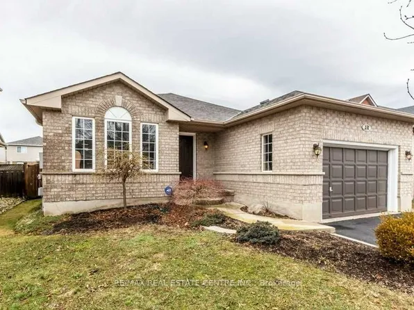 131 McNichol Dr, Cambridge, ON N1P 1E1