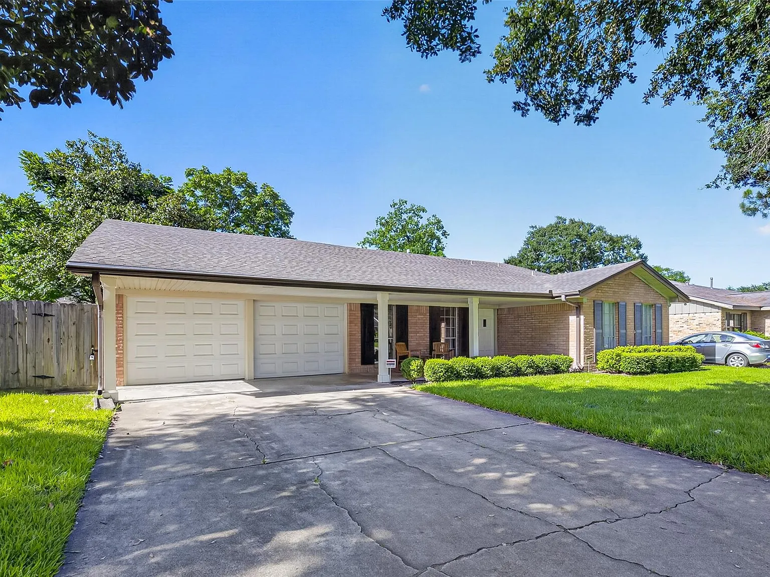 3 bed, 2.0 bath, 1818 sqft, $2,450 — Photo 3
