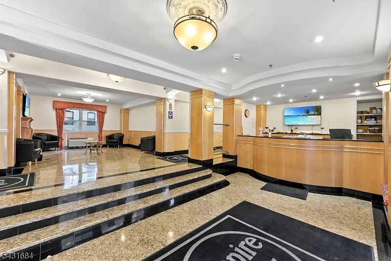 1 bed, 1.0 bath, $1,750 — Photo 4