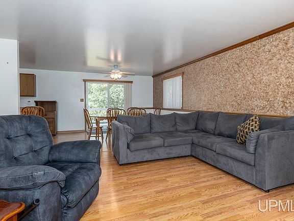 4th image of 812 Houghteling St