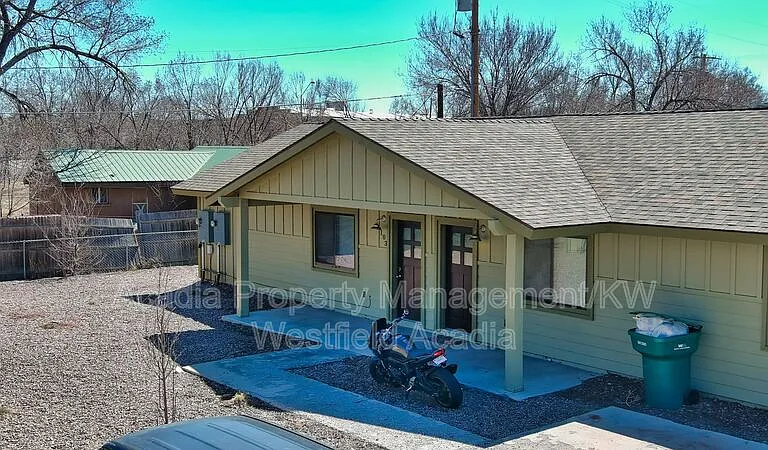 561 N 10th Pl #103 — Photo 14