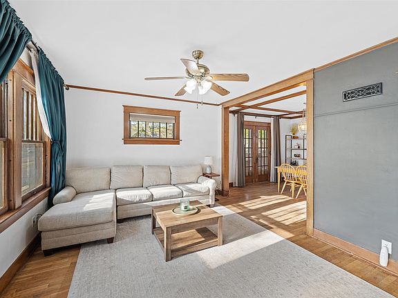 5th image of 901 Highland Ave